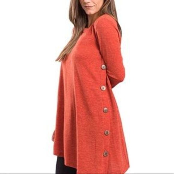 NEW Side Button Flowy Tunic Top - Picture 1 of 8